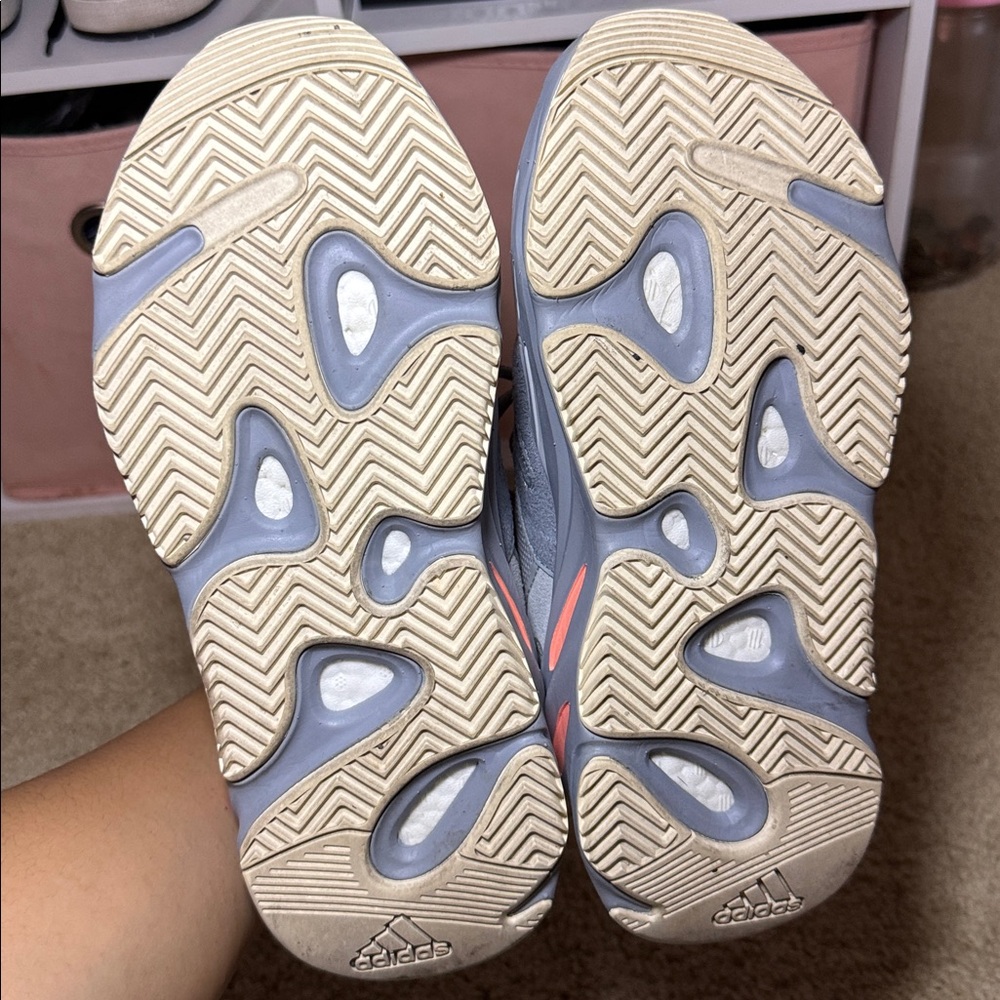 Adidas Yeezy Boost 700 Inertia - Picture 5 of 9